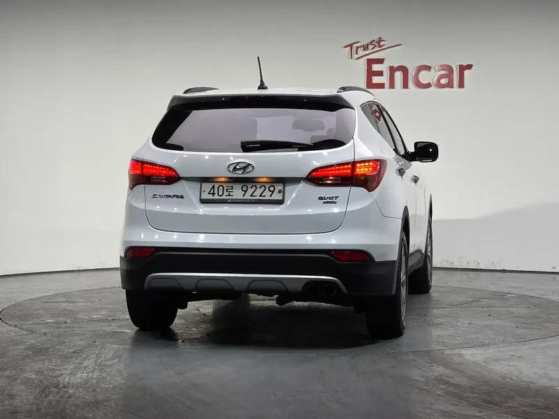 Hyundai Santa fe 2.0 CRDi 4WD - САМО 30% АВАНС, снимка 4 - Автомобили и джипове - 56159116