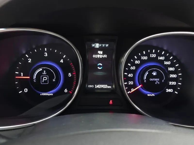 Hyundai Santa fe 2.0 CRDi 4WD - САМО 30% АВАНС, снимка 8 - Автомобили и джипове - 56159116