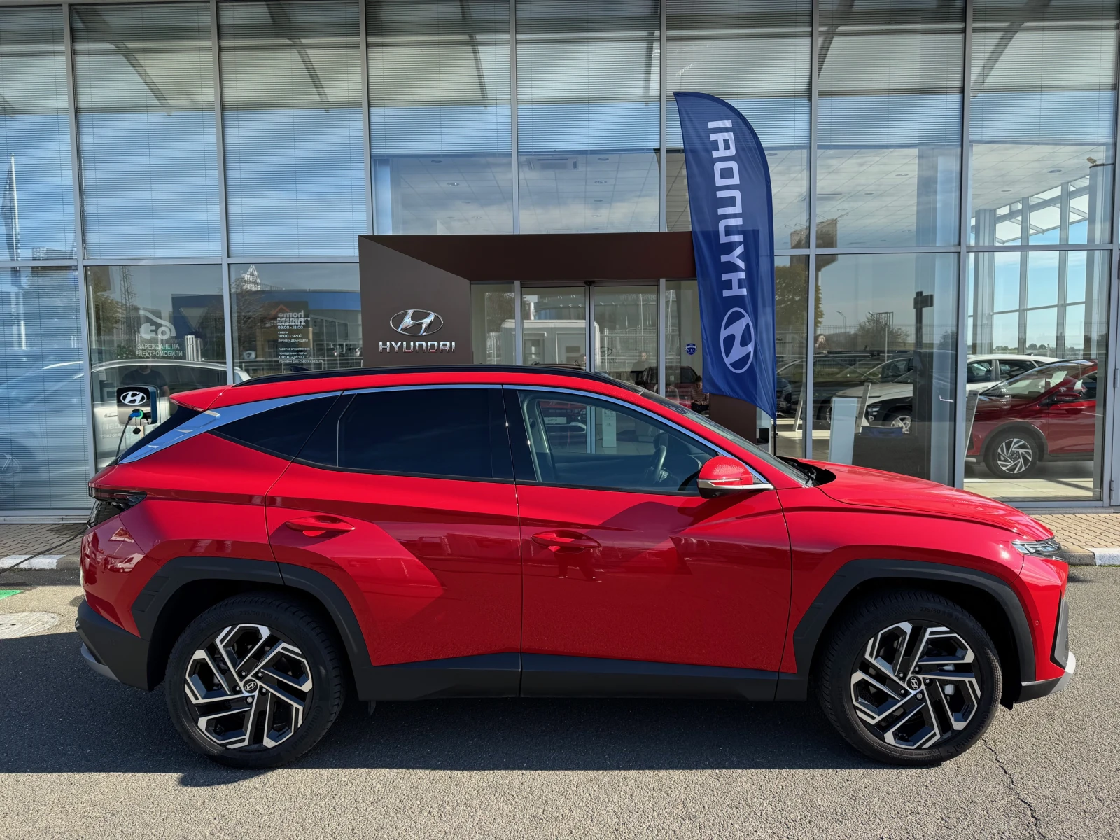 Hyundai Tucson Luxury Sunroof - изображение 6
