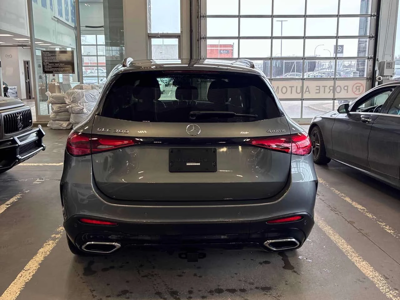 Mercedes-Benz GLC * 300 * CARFAX * ЦЕНА ДО БГ, снимка 4 - Автомобили и джипове - 54215942