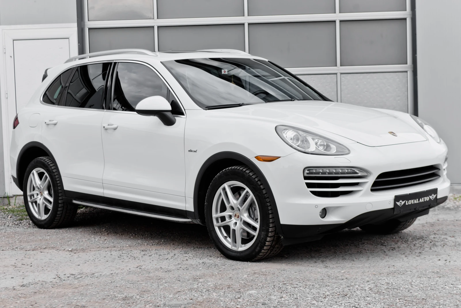 Porsche Cayenne 3.0TDI* FULL, снимка 3 - Автомобили и джипове - 54614951