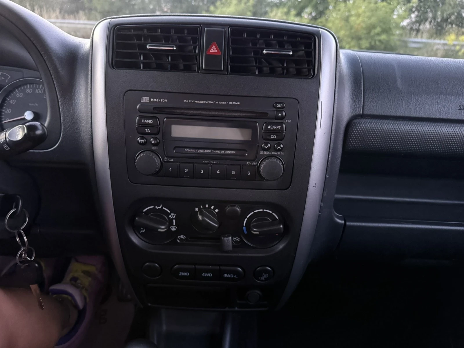 Suzuki Jimny 1.3 I 85 к.с. 94000км ЕВРО4, снимка 14 - Автомобили и джипове - 54948683