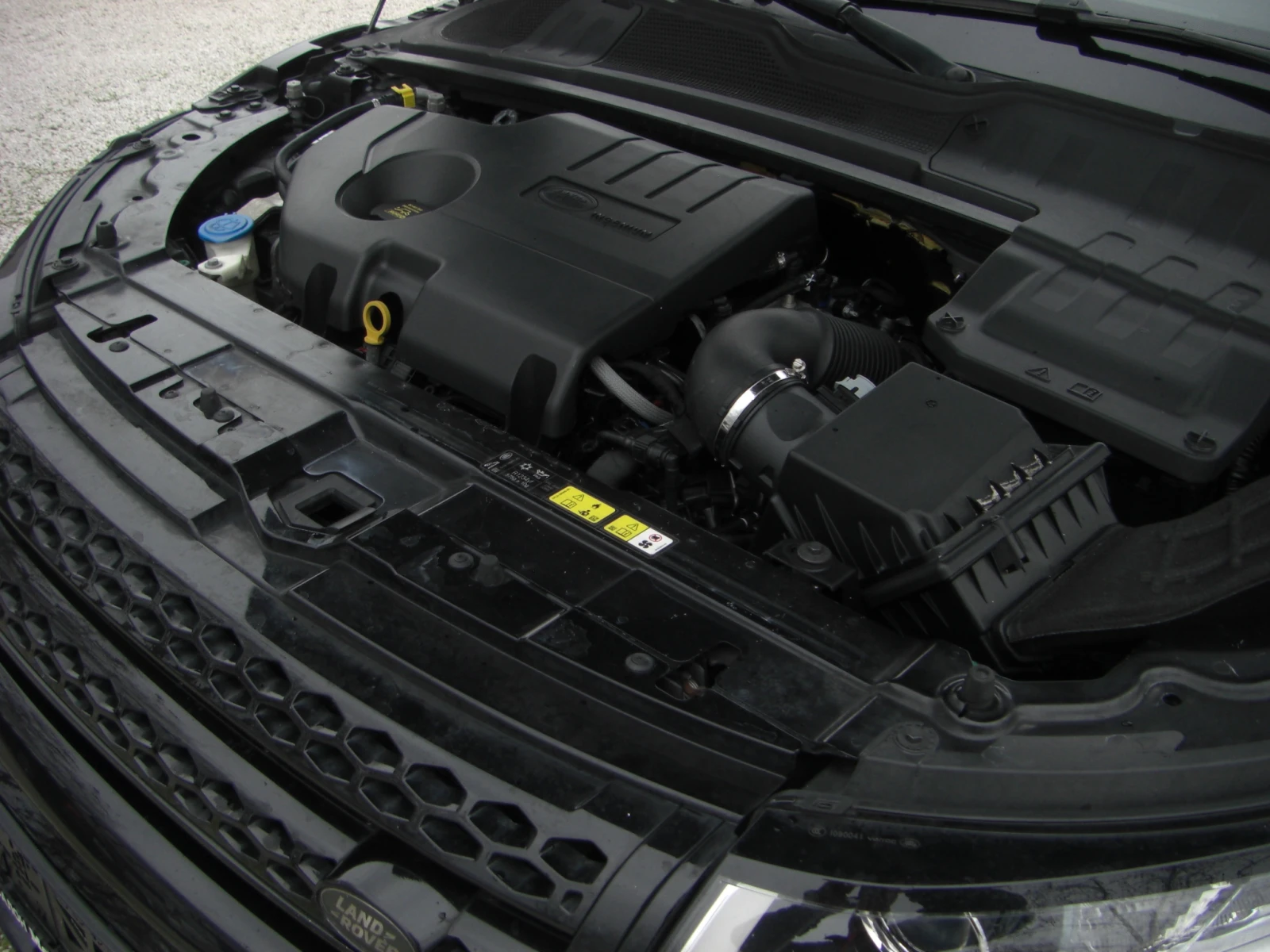 Land Rover Range Rover Evoque 2.0d Black Edition FACELIFT, снимка 17 - Автомобили и джипове - 54961940