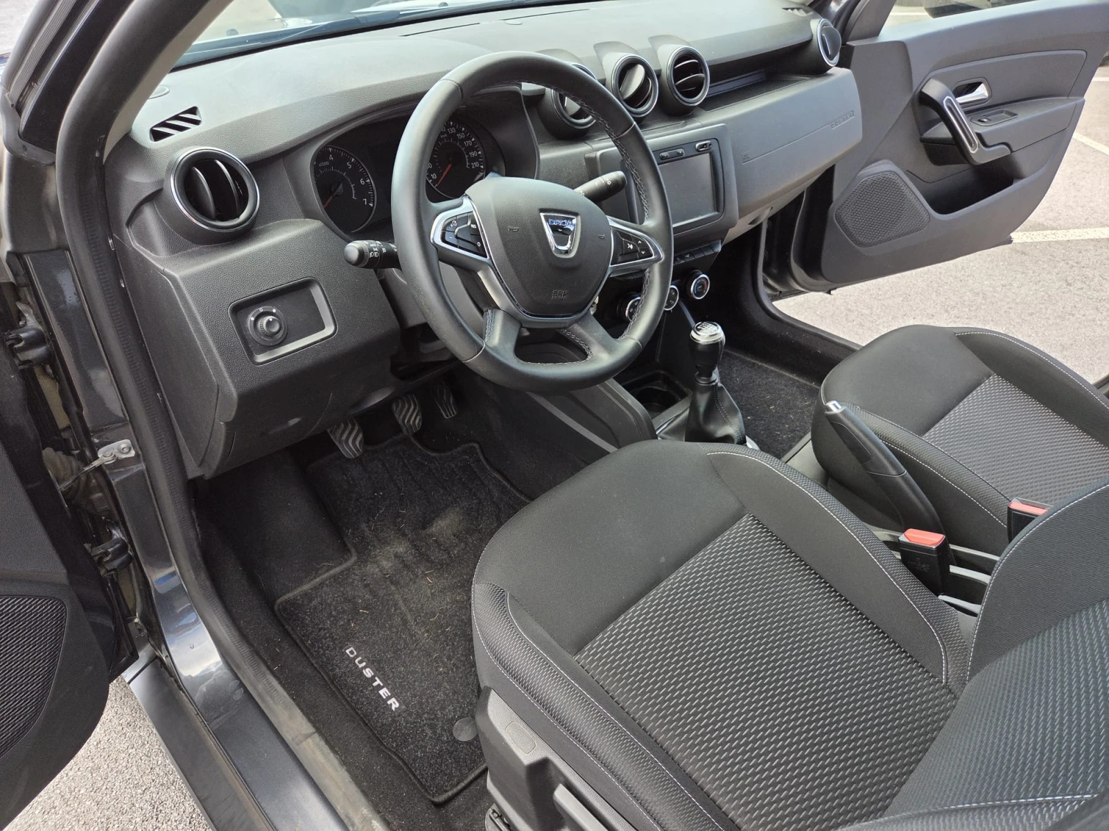 Dacia Duster 1.5 dci , снимка 15 - Автомобили и джипове - 55069306