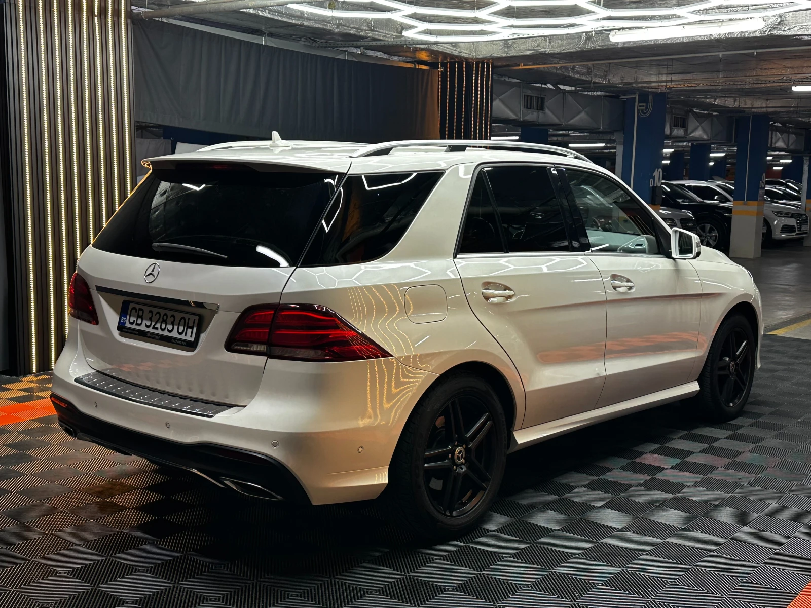 Mercedes-Benz GLE 350 AMG Пакет/ГАРАНЦИЯ, снимка 4 - Автомобили и джипове - 55141649