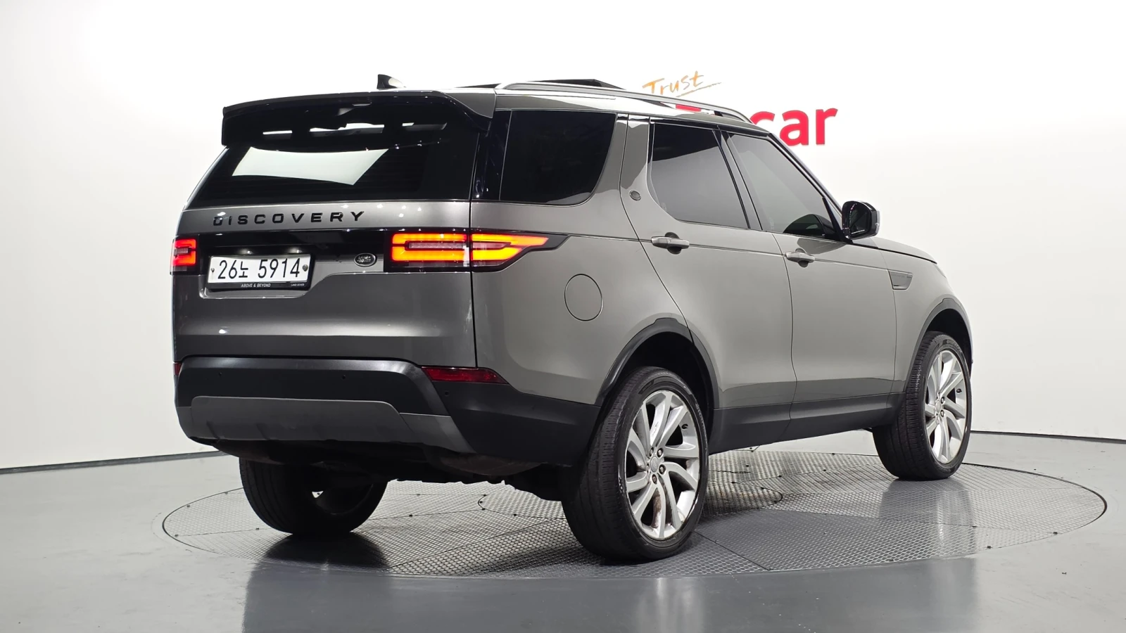 Land Rover Discovery 3.0* TD6 First Edition* , снимка 3 - Автомобили и джипове - 55278764