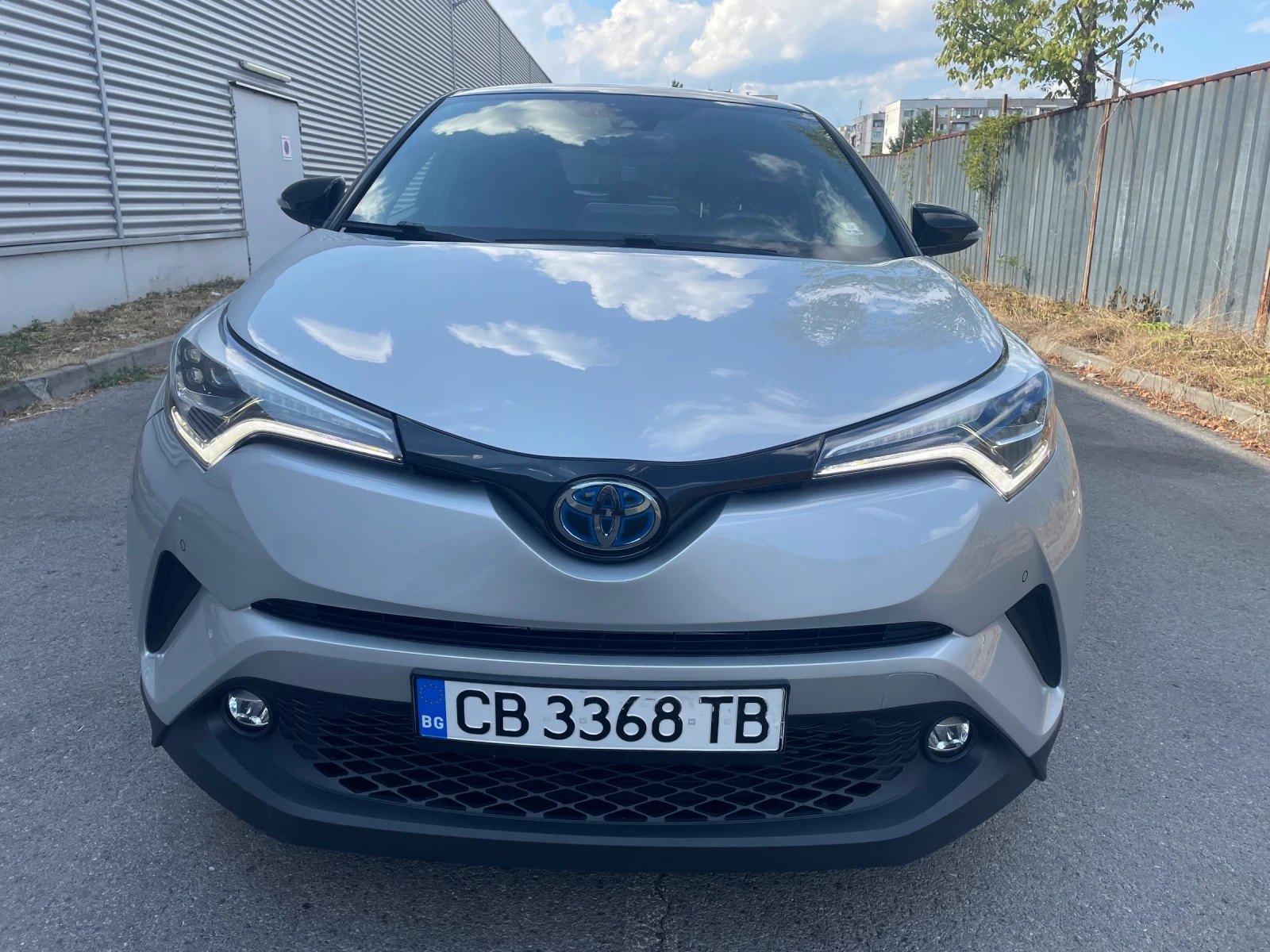 Toyota C-HR 1.8 🔝 Hybrid, снимка 3 - Автомобили и джипове - 55950724