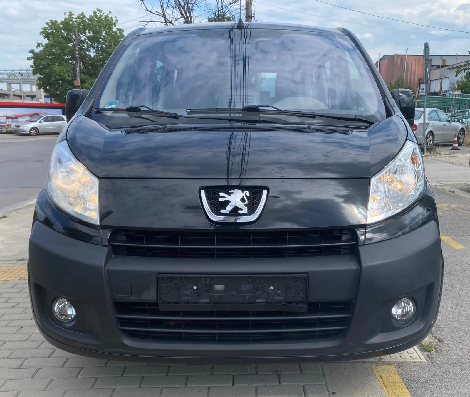 Peugeot Expert 2.0 HDI 136 к.с. 145 ХИЛ.КМ-Сервизна история !, снимка 2 - Бусове и автобуси - 55193302