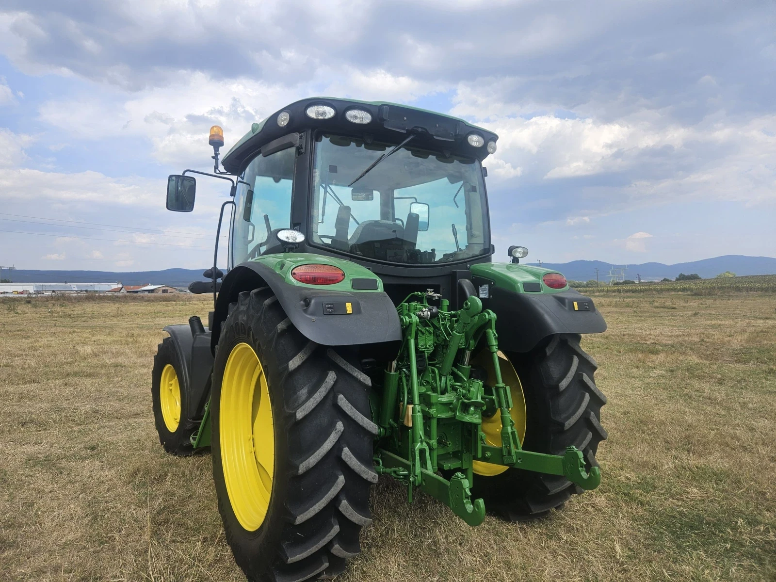 Трактор John Deere 6105R - изображение 8