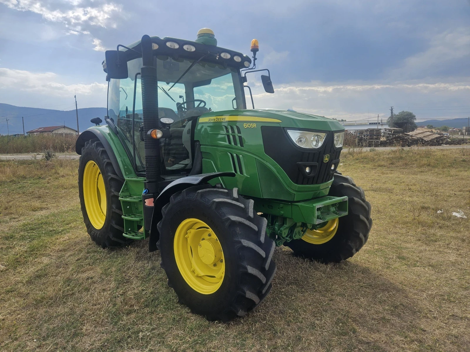 Трактор John Deere 6105R - изображение 4