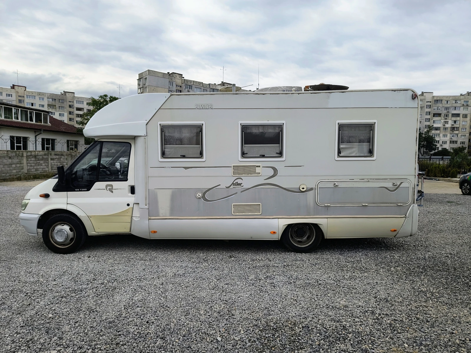 Кемпер Ford 2.4TDCi/125кс/КЛИМАТИК/RIMOR Sailer, снимка 3 - Каравани и кемпери - 56110568