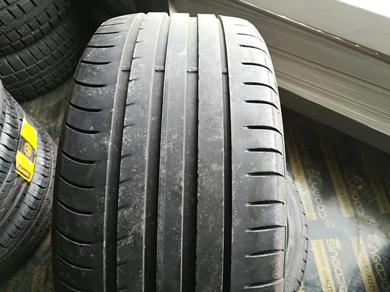 Гуми Летни 225/40R18, снимка 1 - Гуми и джанти - 21761183