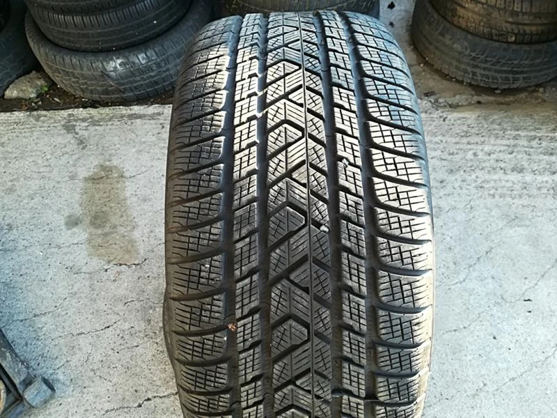 Гуми Зимни 285/40R20, снимка 1 - Гуми и джанти - 22132091