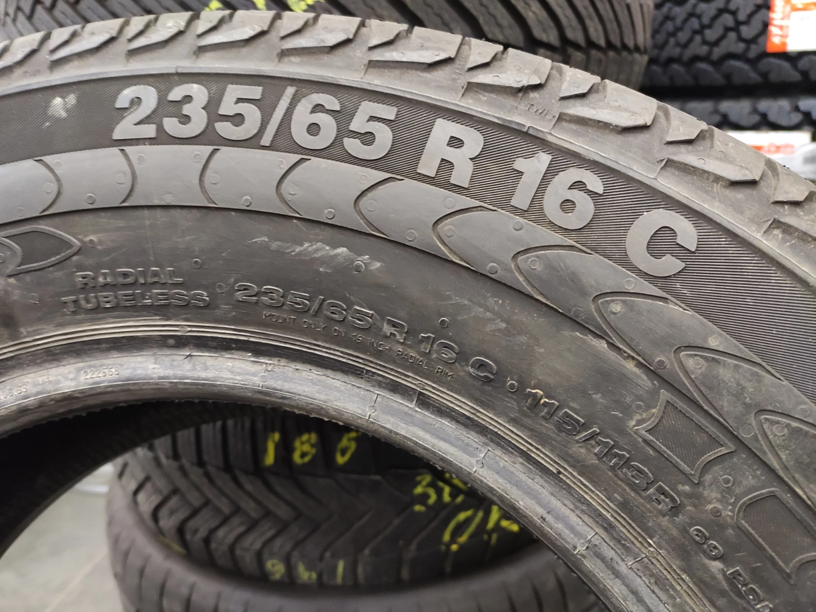 Гуми Летни 235/65R16, снимка 4 - Гуми и джанти - 54807028