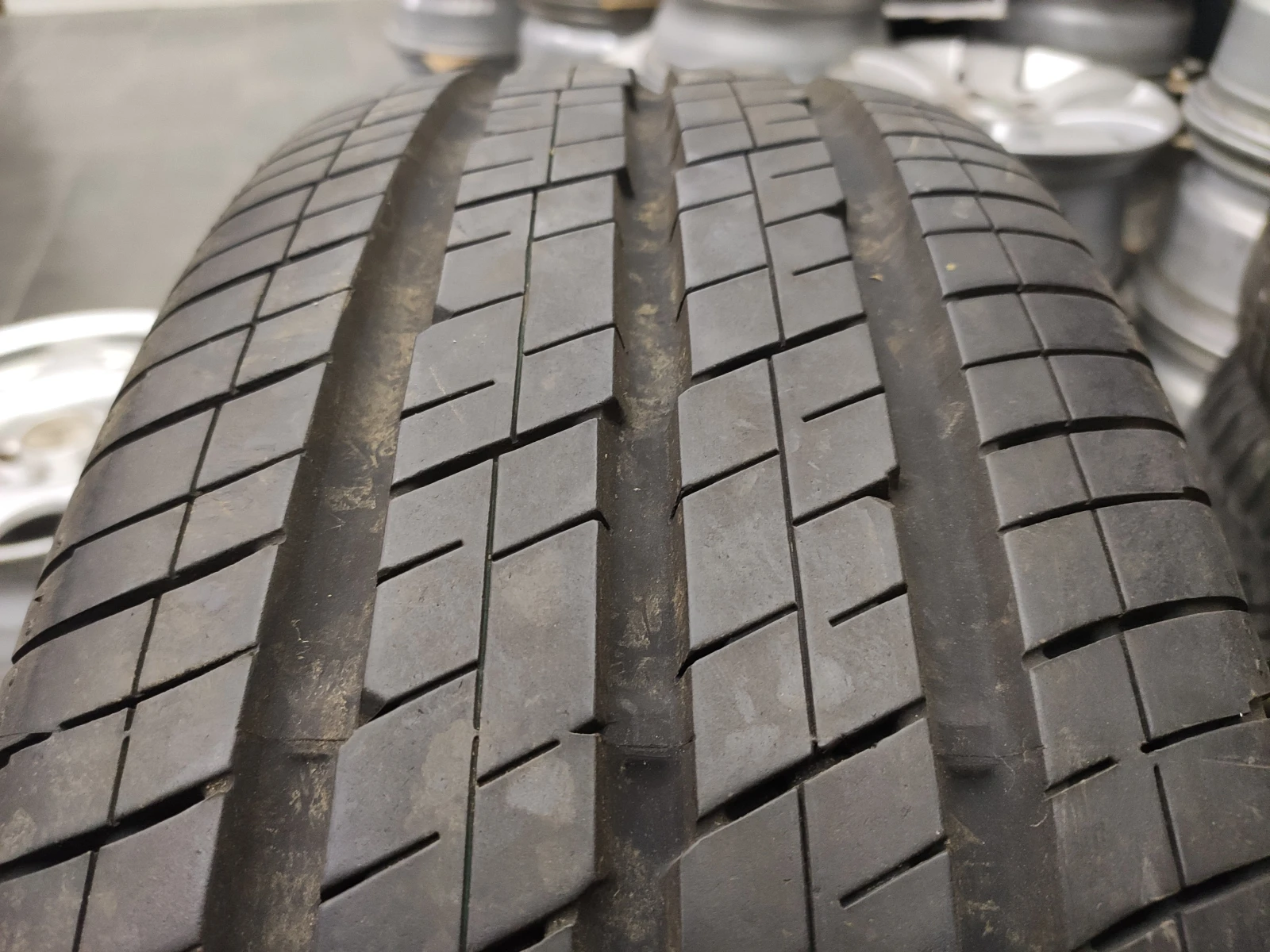 Гуми Летни 235/65R16