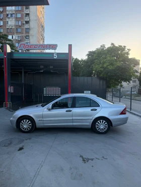 Mercedes-Benz C 180, снимка 4
