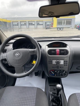 Opel Corsa 1.2i Климатик, снимка 14