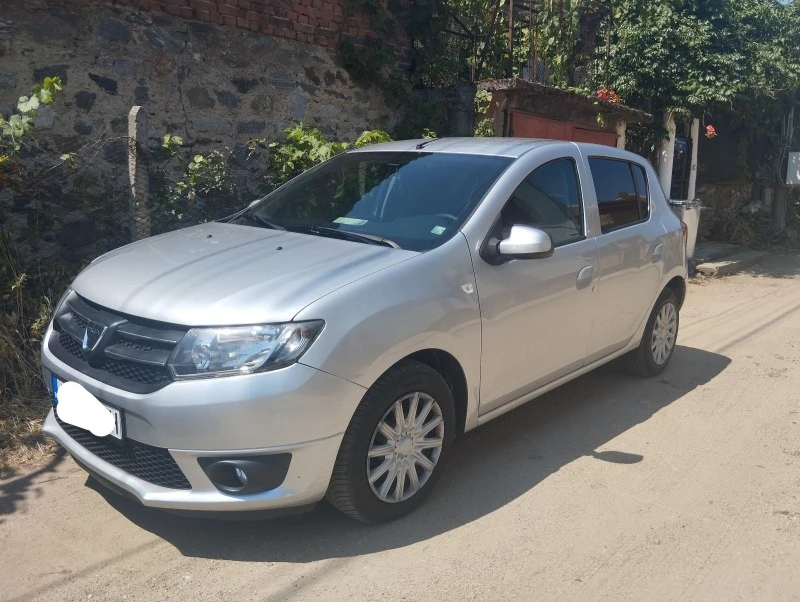 Dacia Sandero 1, 2  Газ, снимка 2 - Автомобили и джипове - 46674760