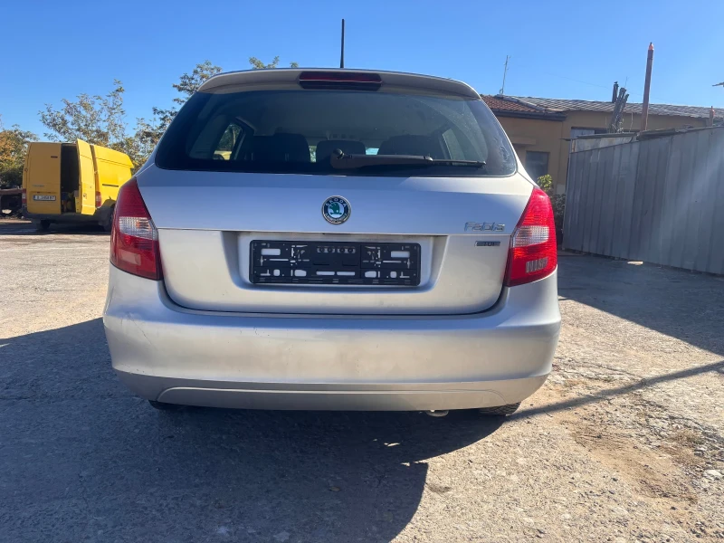 Skoda Fabia 1.2, снимка 3 - Автомобили и джипове - 47762442