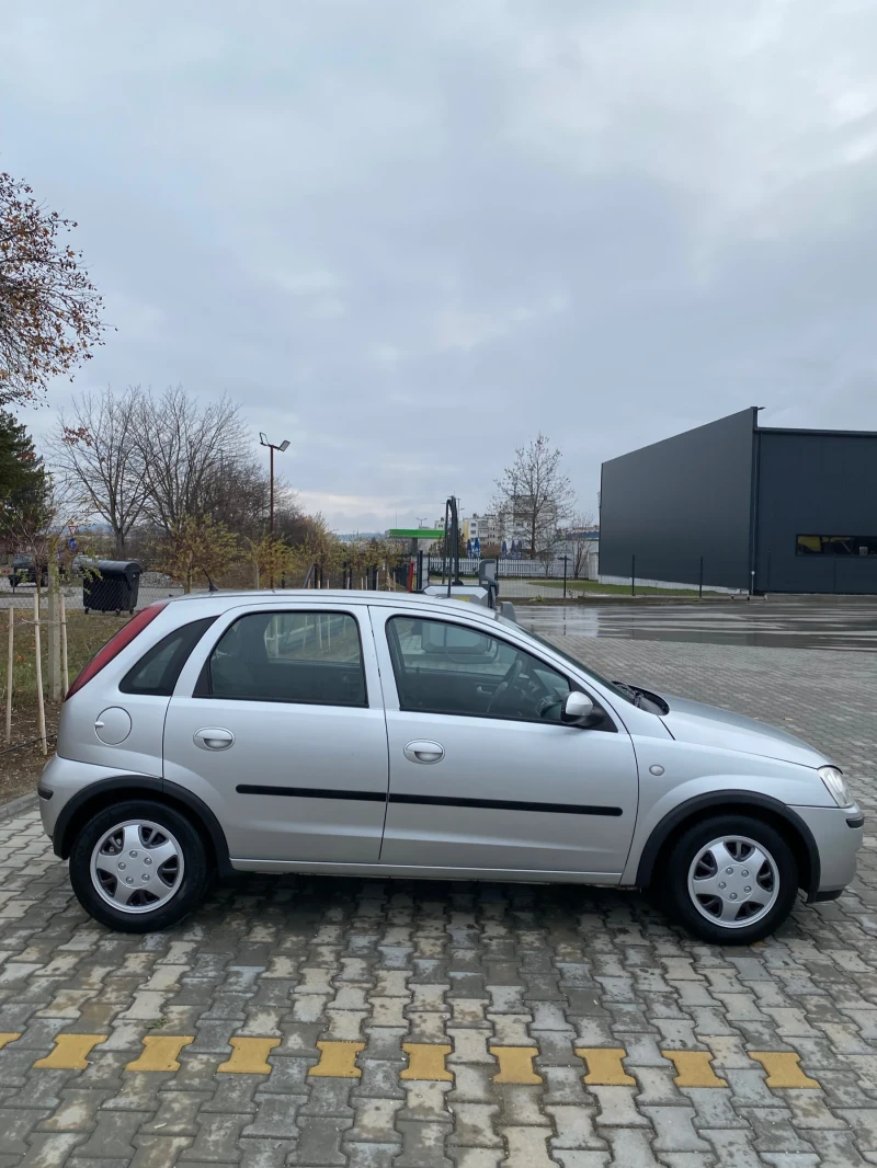 Opel Corsa 1.2i Климатик, снимка 5 - Автомобили и джипове - 48228695