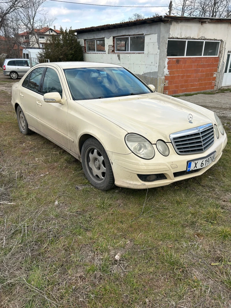 Mercedes-Benz E 220, снимка 3 - Автомобили и джипове - 48965117