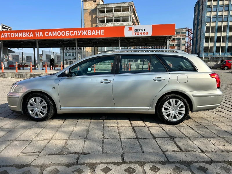 Toyota Avensis Комби, снимка 1 - Автомобили и джипове - 49025467