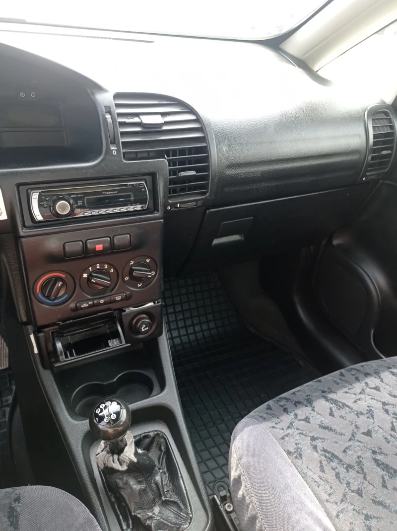 Opel Zafira, снимка 12 - Автомобили и джипове - 49608391