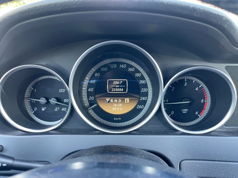 Mercedes-Benz C 250 CDI Blue Efficiency 4Matic Auto 204 к.с Навигация, снимка 10 - Автомобили и джипове - 52612292