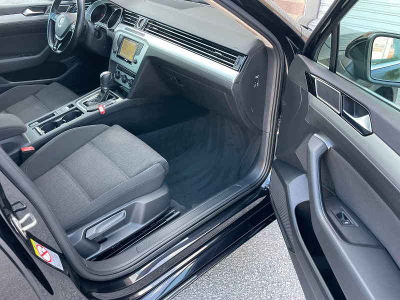 VW Passat 1.6TDI 120к.с. NAVI ГЕРМАНИЯ, снимка 15 - Автомобили и джипове - 52085950