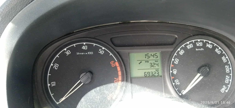 Skoda Fabia, снимка 6 - Автомобили и джипове - 52179307