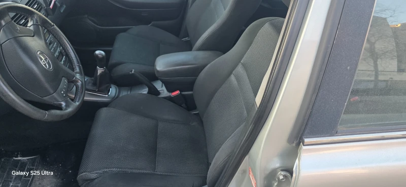 Toyota Avensis 2.0d, снимка 10 - Автомобили и джипове - 52742410