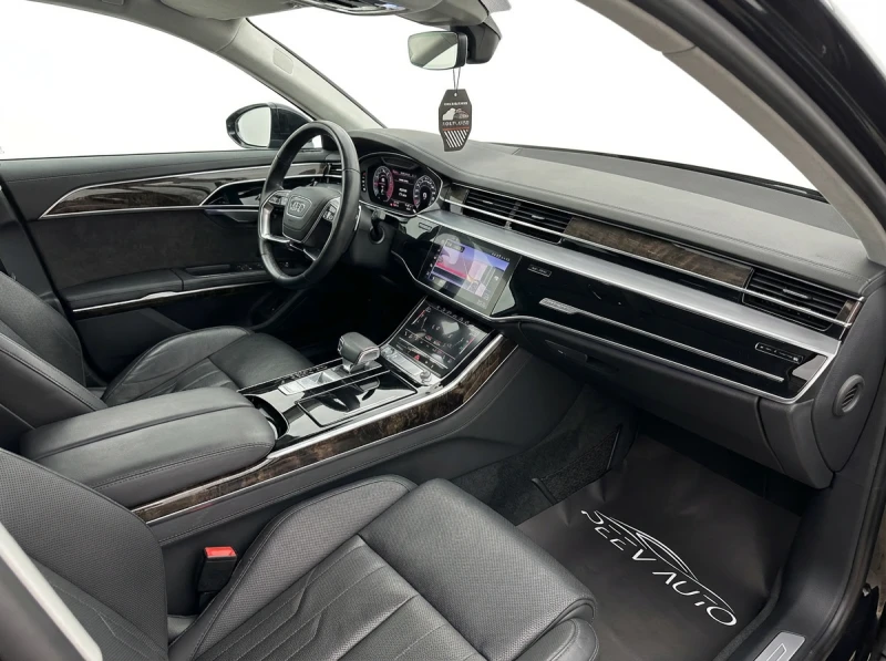 Audi A8 50TDI#DISTRONIC#PODGREV#OBDUH#PANORAMA#360 CAM#TV, снимка 10 - Автомобили и джипове - 52808240