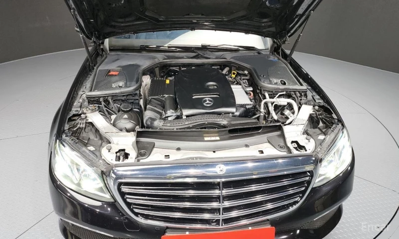 Mercedes-Benz E 300, снимка 6 - Автомобили и джипове - 52992308