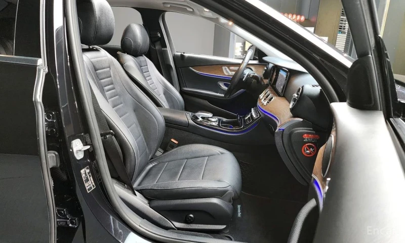 Mercedes-Benz E 300, снимка 11 - Автомобили и джипове - 52992308