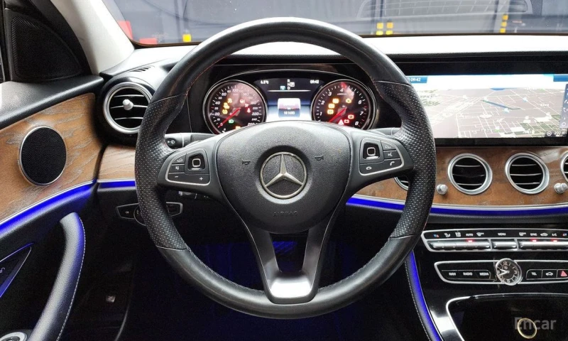 Mercedes-Benz E 300, снимка 13 - Автомобили и джипове - 52992308