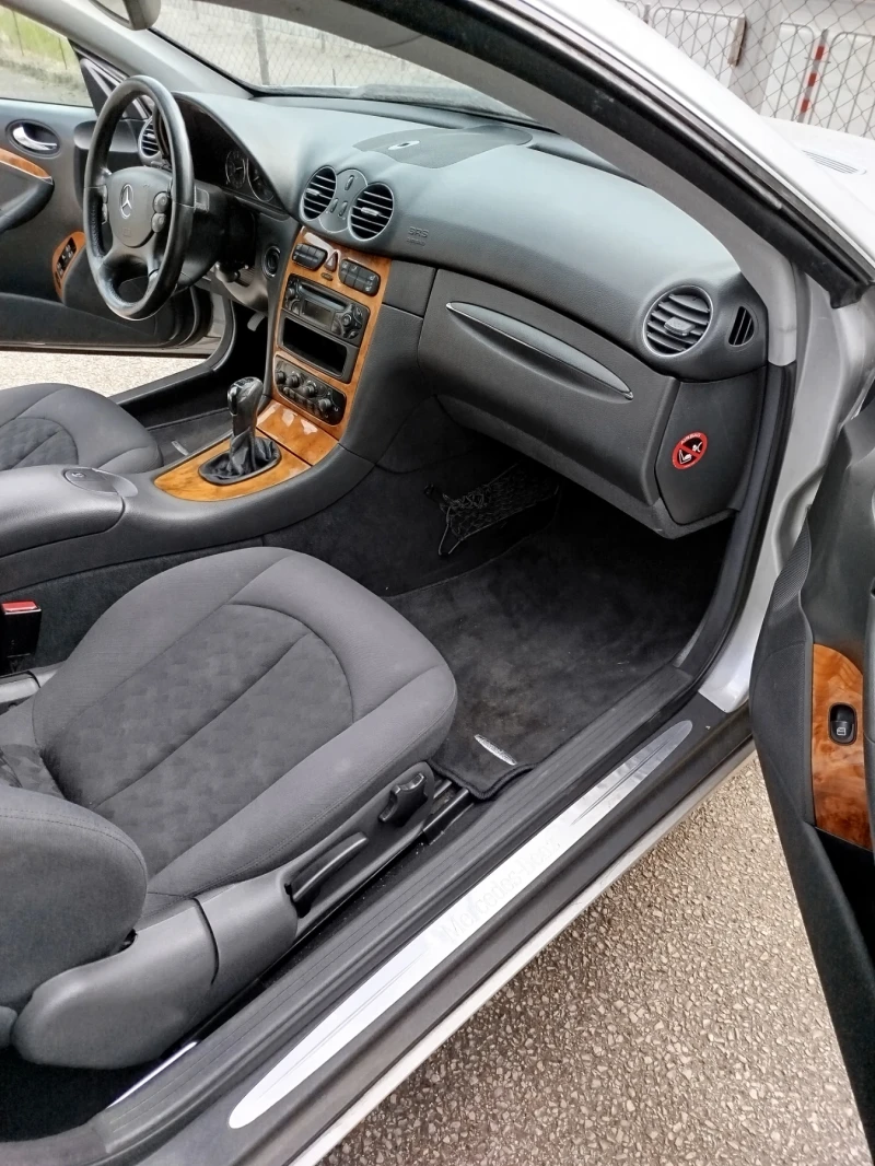 Mercedes-Benz CLK 200 kompresor, снимка 7 - Автомобили и джипове - 53141494