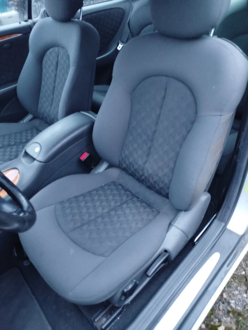 Mercedes-Benz CLK 200 kompresor, снимка 3 - Автомобили и джипове - 53141494