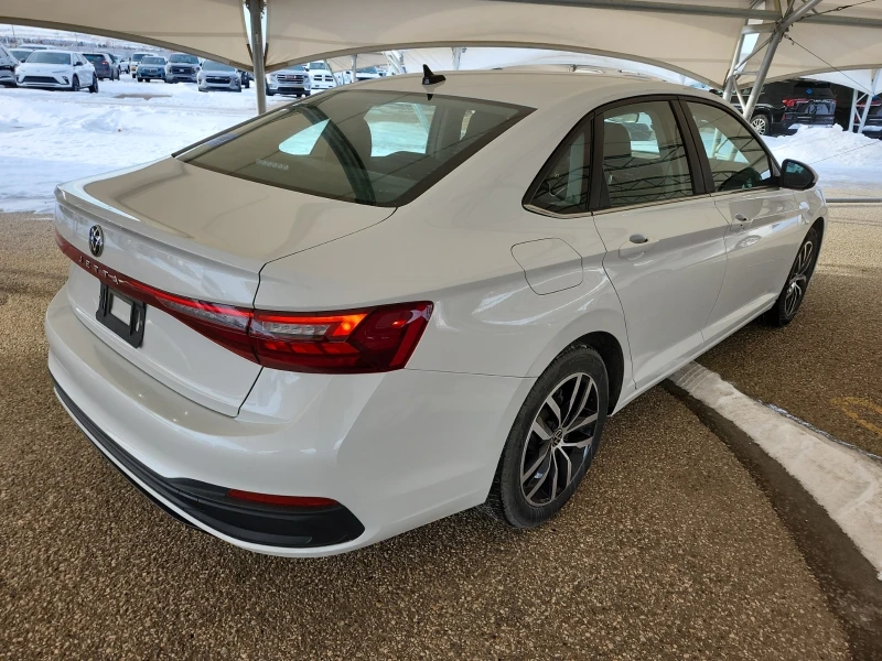 VW Jetta 1.5L| CARFAX| Подгреви| 2 Kлюча, снимка 3 - Автомобили и джипове - 53361331