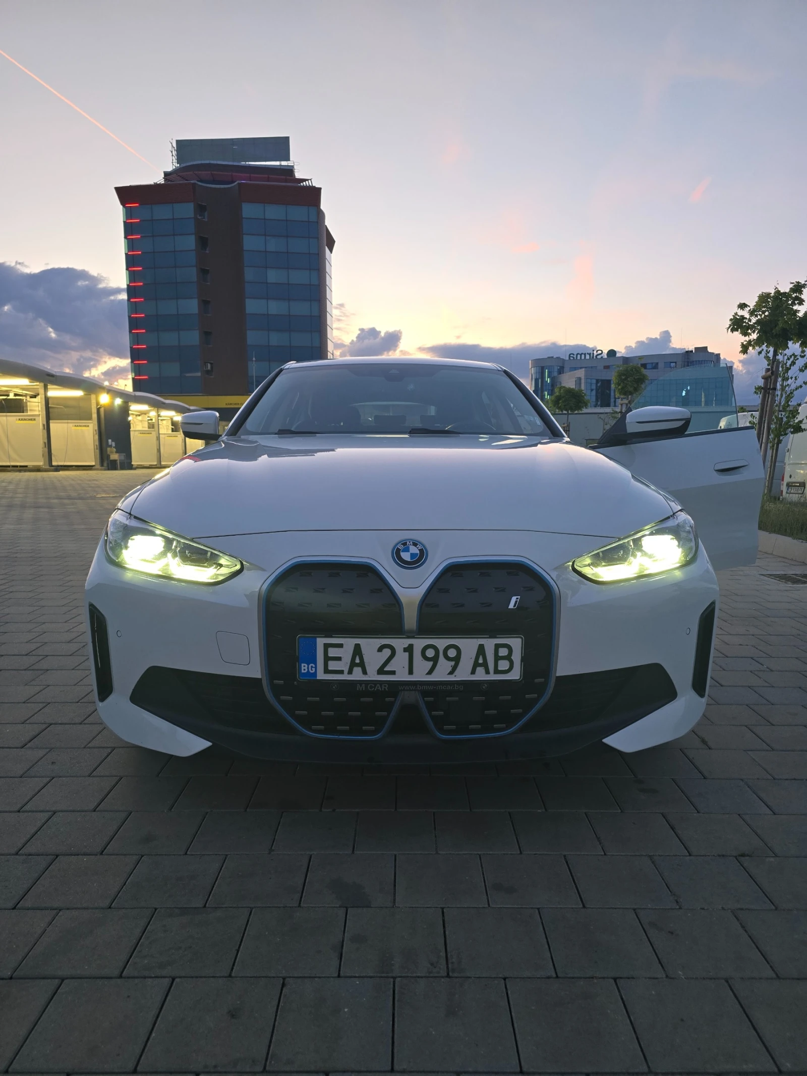 BMW i4 edrive40, снимка 1