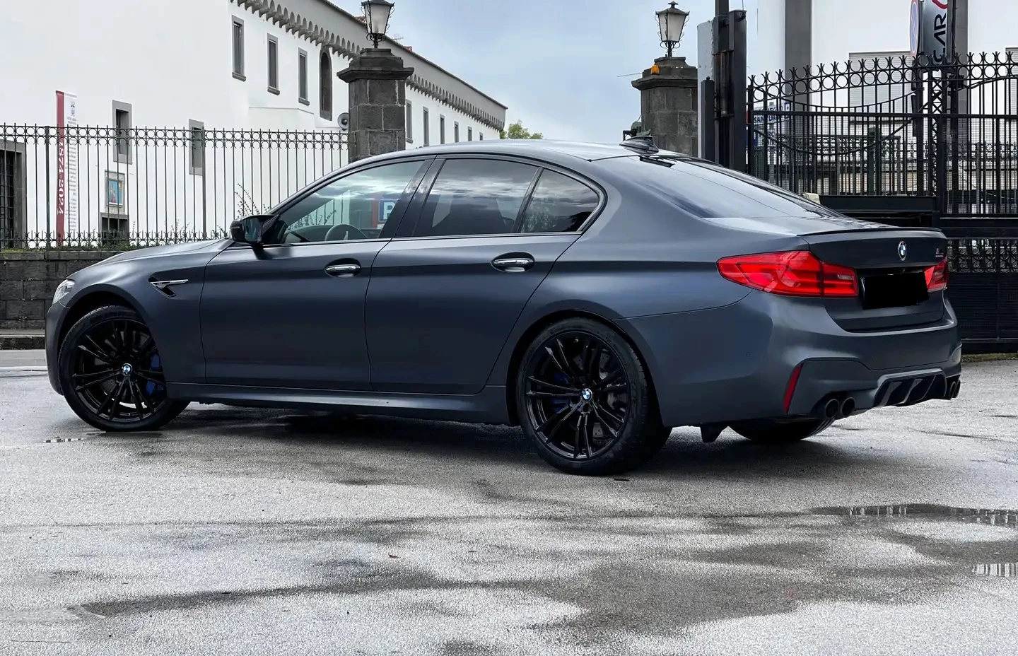 BMW M5 4.4 V8  xDrive  - изображение 3