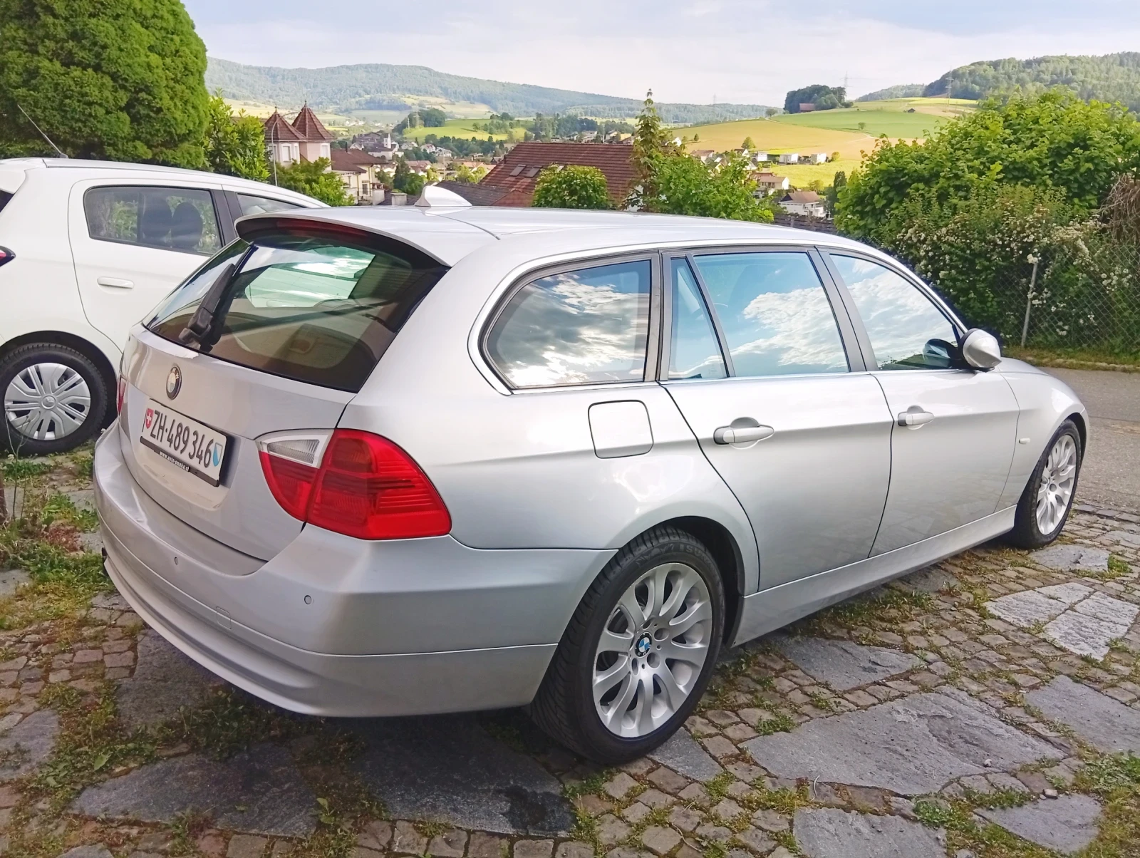 BMW 325 325xi Touring - изображение 10