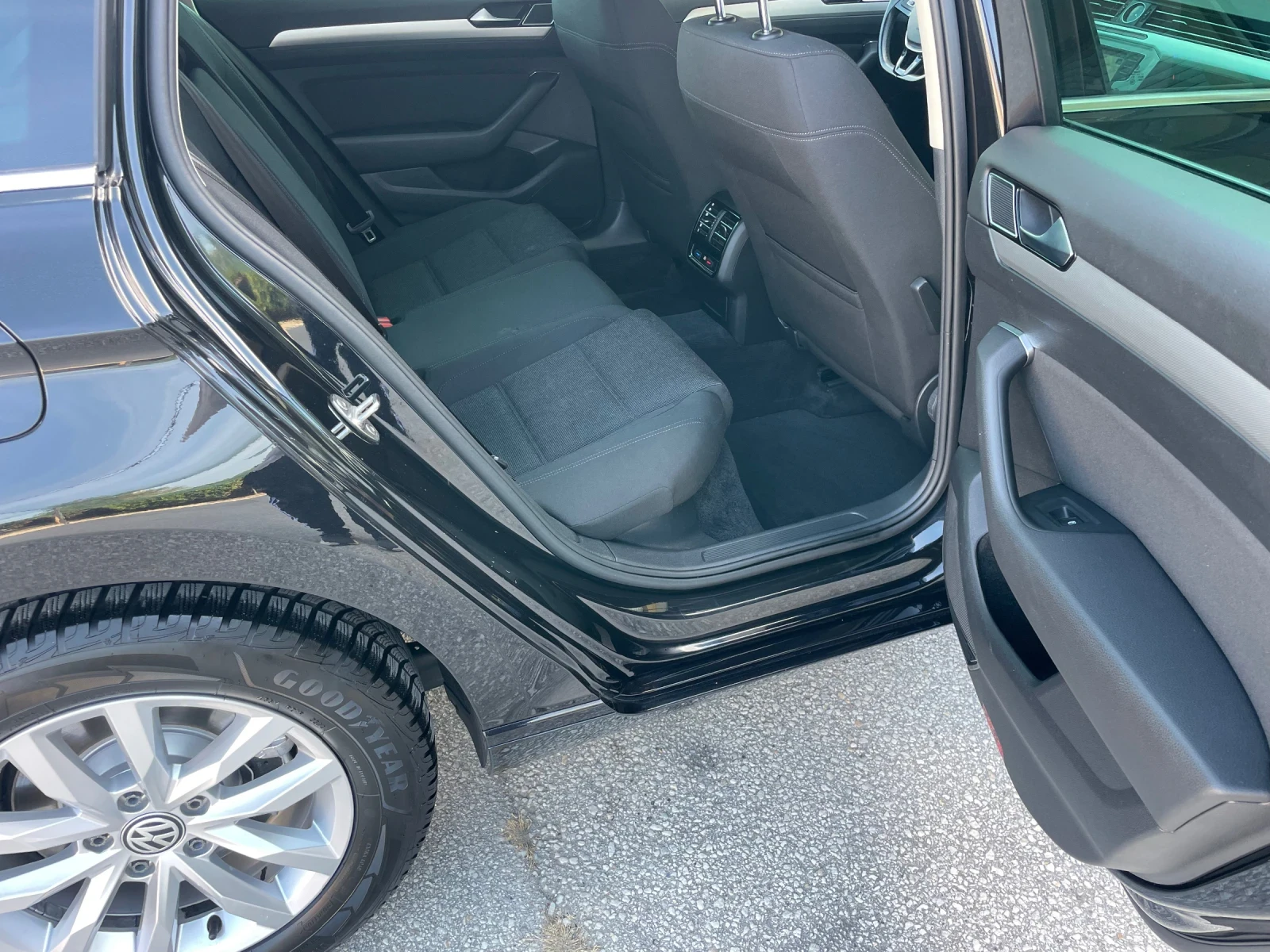 VW Passat 1.6TDI 120.. NAVI  | Mobile.bg   14