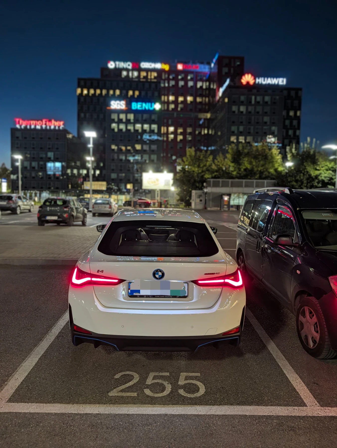 BMW i4 edrive40 | HUD | LED | Heat pump | Гаранция