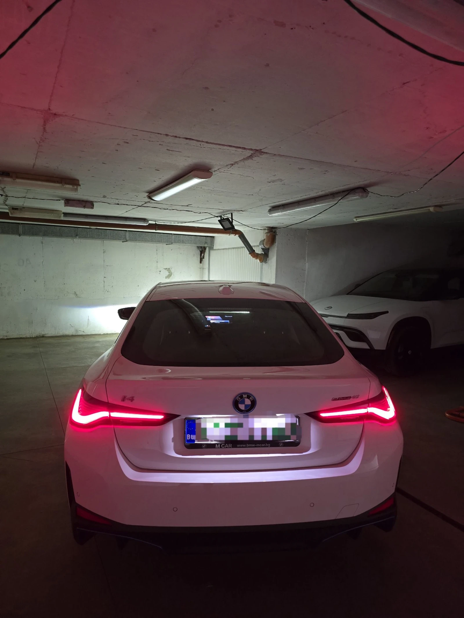 BMW i4 edrive40 | HUD | LED | Heat pump | Гаранция, снимка 2 - Автомобили и джипове - 53751188