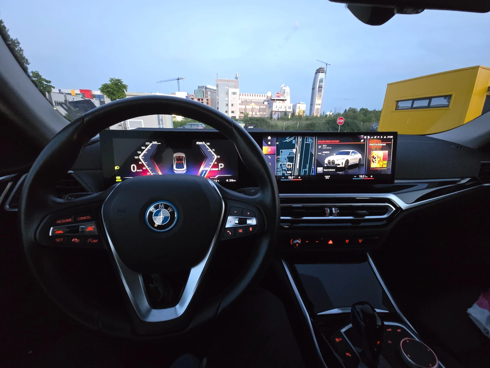 BMW i4 edrive40 | HUD | LED | Heat pump | �������� | Mobile.bg � ����������� 12