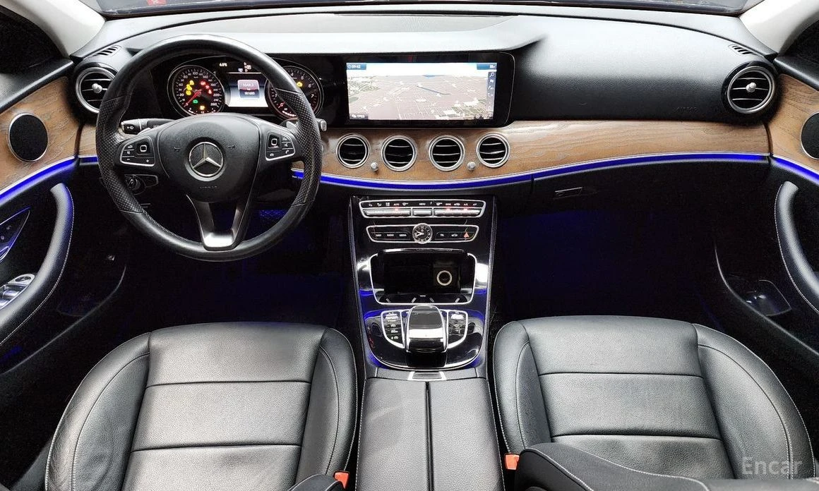 Mercedes-Benz E 300  - изображение 7