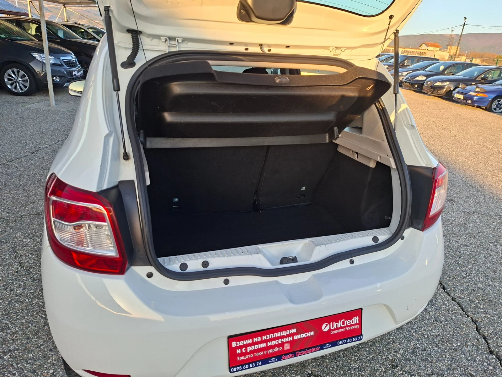 Dacia Sandero 1, 2 I + газ, снимка 11 - Автомобили и джипове - 53817492