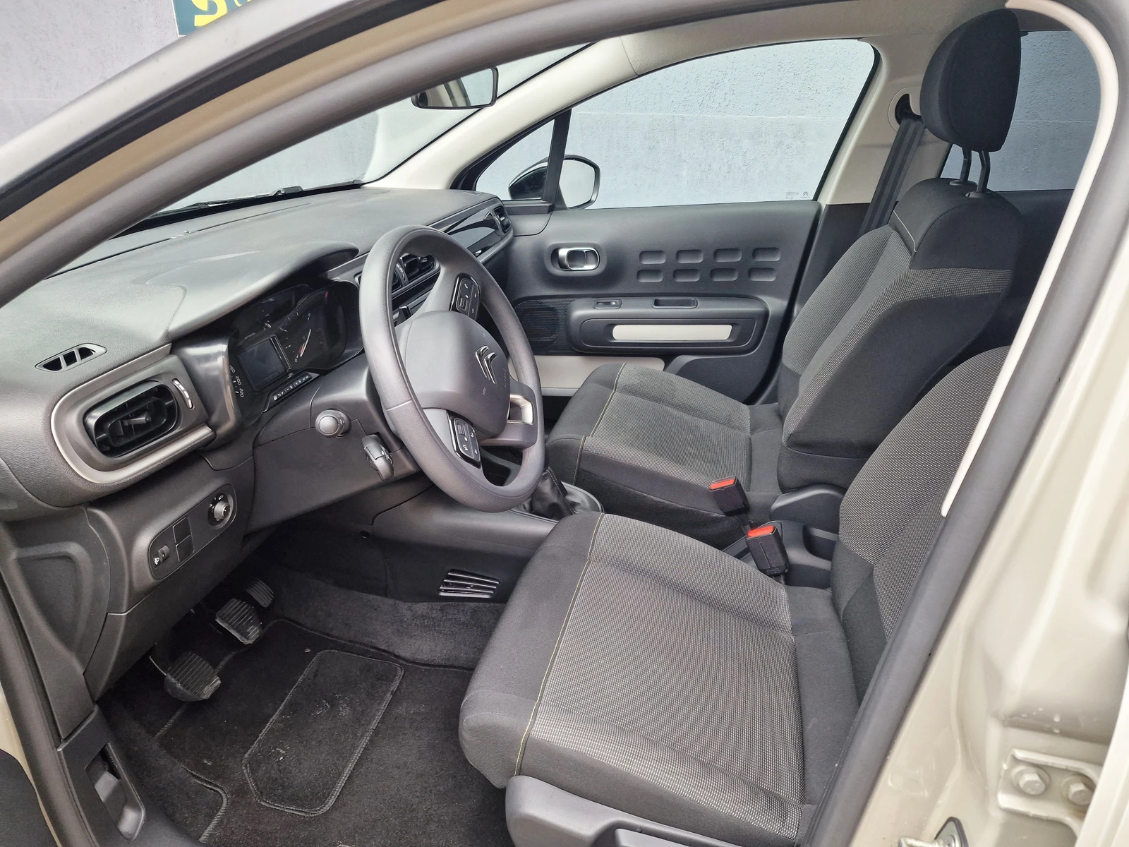 Citroen C3 1.2 8600km, снимка 12 - Автомобили и джипове - 53949971