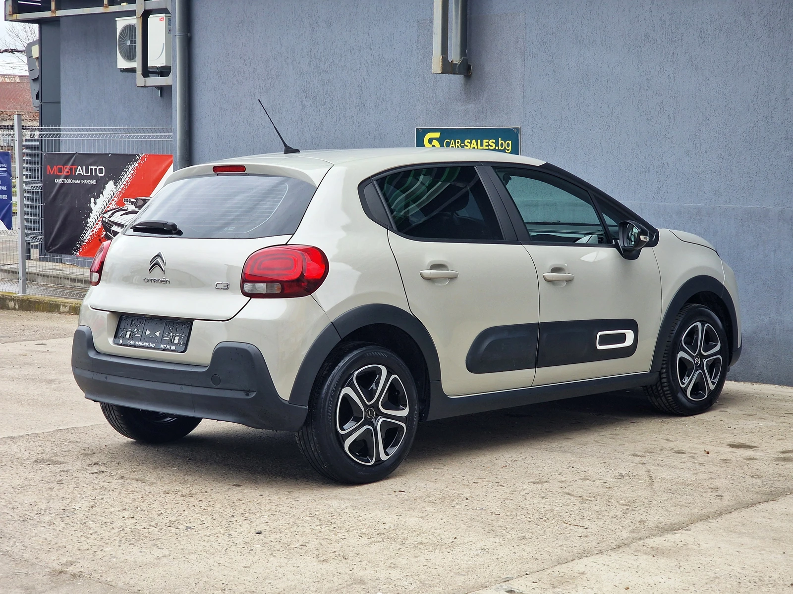 Citroen C3 1.2 8600km, снимка 8 - Автомобили и джипове - 53949971