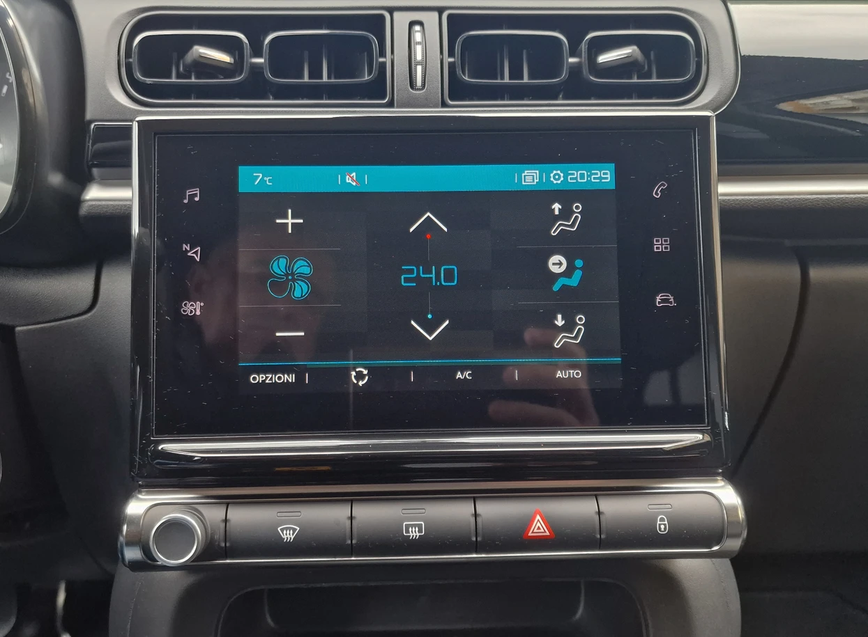 Citroen C3 1.2 8600km, снимка 17 - Автомобили и джипове - 53949971